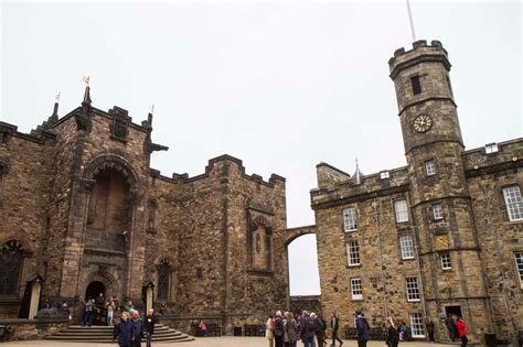 Welcome To Edinburgh The Castle And Royal Mile Someplace New