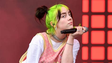 Billie Eilish Debuts Blonde Bob With Bangs Teen Vogue