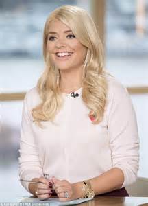 Holly Willoughby Highlights Her Curves In Chic Pencil Skirt As She