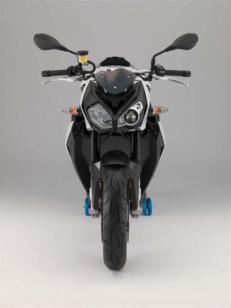 Bmw s 1000 r performance and handling. BMW S1000R Launched in India priced Rs 22.83 Lakhs.