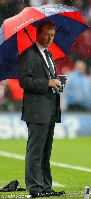 Submitted 3 years ago by deleted. Roy Hodgson owl pictures show England manager's likeness ...