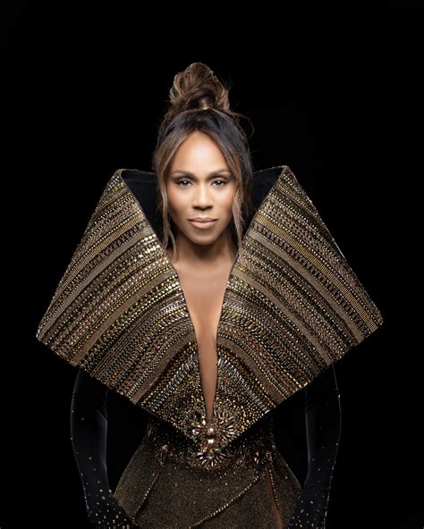 Acclaimed Artist Deborah Cox Inducted Into Canadian Music Hall Of Fame