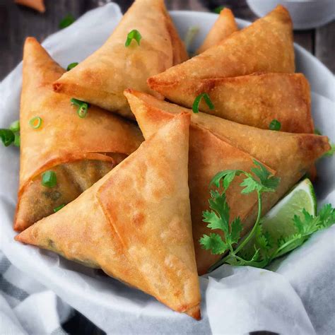 Best Keema Samosa Recipe Patti Samosa Cubes N Juliennes