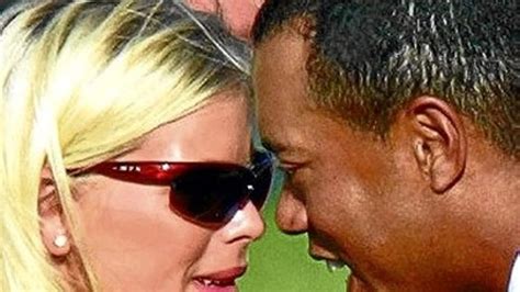 La Polic A Investiga Si La Esposa De Tiger Woods Le Agredi Por Celos