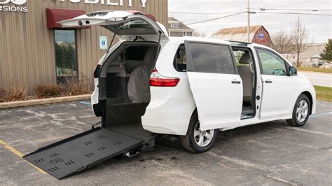 8.85 miles 2020 west riverview auto drive mesa az, 85201 phone: 2020 Toyota Sienna | Commercial Vans Toyota Manual Rear ...