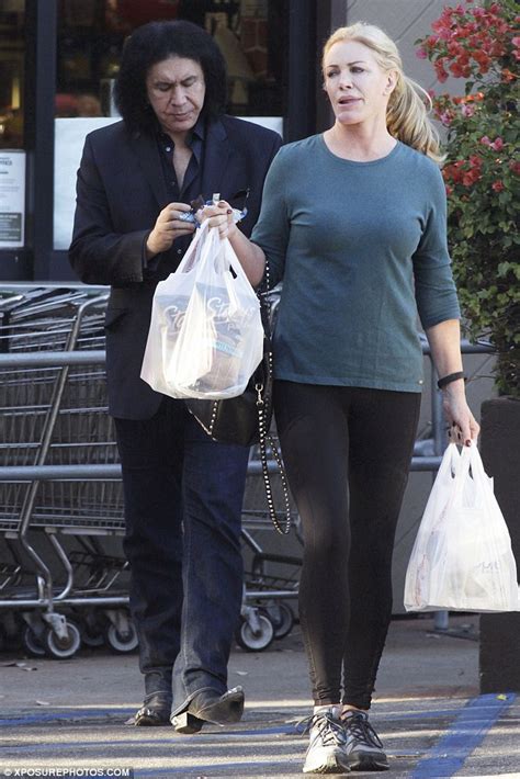 Gene simmons had a great. Suited and booted Gene Simmons and wife Shannon Tweed shop for some last minute Super Bowl ...