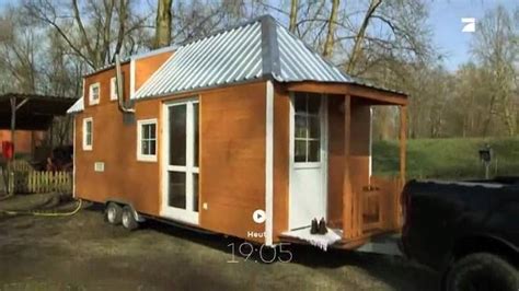 © adobe stock in einem camper zu reisen, ist aktuell sehr beliebt: Klein, aber oho: "Tiny Houses", kleine Häuser auf Rädern ...