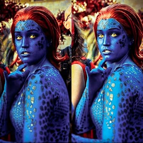 Cut your plastic sheet in ovals, or other shape so you can attach them to each part of your body where mystique has scales. DIY X-Men Mystique Costume | Fasching und Selfmade