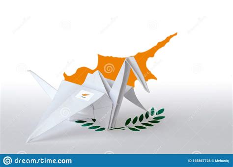 Bandeira De Chipre Representada Na Asa Do Guindaste De Origami De Papel