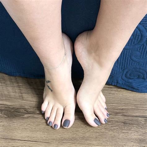 luna 🍒 luna feet instagram photos and videos dedos dos pés bonitos pés sensuais