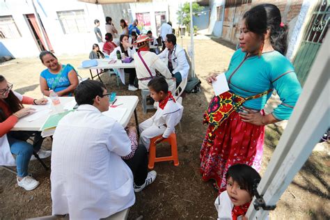 Ofrecen Servicios Médicos A Miembros De Comunidad La Wixárika Que Viven En El Amg Universidad