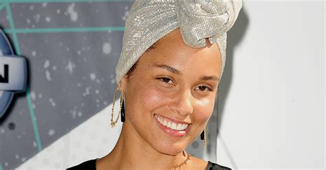Alicia Keys Goes Without Makeup At Bet Awards 2016 Red Carpet Pics