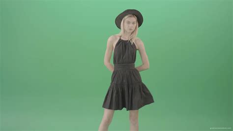 Elegant Blonde Girl Topmodel Posing Over Green Screen For Photoshooting 4k Video Footage — 🟢