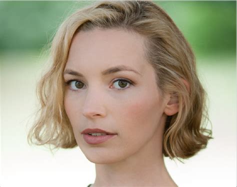 ‘magnum Pi Perdita Weeks To Star In Cbs Reboot Pilot As Higgins