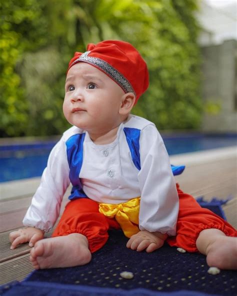 8 Cute Portraits Of Rayyanza Si Cipung Wearing Aladdin Costume