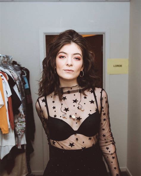 pin by marlaena on icons lorde lorde hair fashion