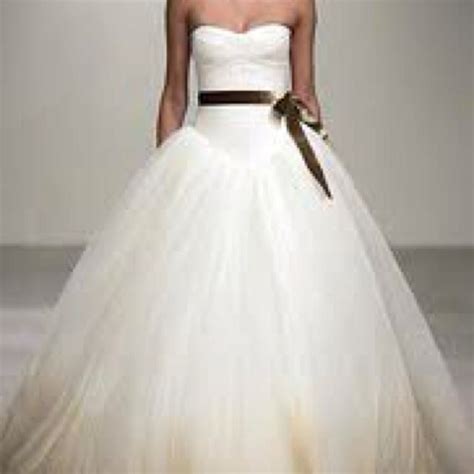 I Love This Vera Wang Dress From Bride Wars Vera Wang Dress Bride