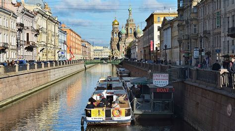 Petrohrad Projděte Se Minulostí Sankt Petěrburgu Nebo Leningradu