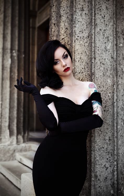 Pin By Tallltreee On Rockabilly Girls And Guys Goth Beauty