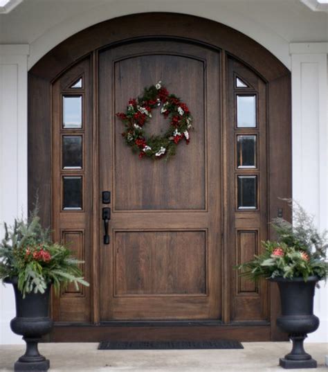 20 Beautifully Classic Farmhouse Stained Wood Doors