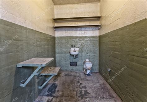 Alcatraz island is part of golden gate national recreation. Cella di prigione al blocco delle cellule isola di ...