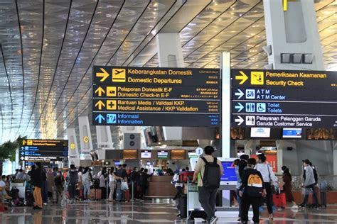 Kewajiban Karantina Yang Bikin Penumpukan Penumpang Di Bandara Soekarno