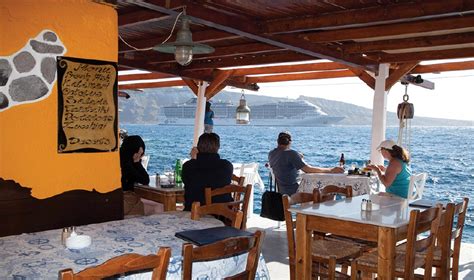 Lauda restarunat at andronis boutique hotel is greek fine dining at its best. Restaurant in Ammoudi Santorini, Oia | Dimitris Taverna