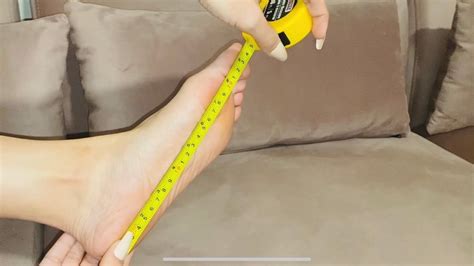 Measuring My Feet Foot Measuring Fail Do I Have 10 Inch Feet Or