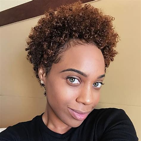 Shorter hair calls for statement earrings, bold lipstick or eyeshadow, and even more daring fashion choices. 9 Curly Pixie Cuts That Prove Curly Hair Looks Good At Any ...