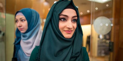The Hijab Has Been Approved As Official Uniform By Police Scotland Business Insider