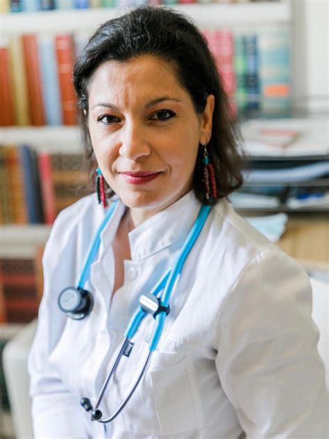 Dr Chloe Savvidou Hofer Internistin In Tullnerbach Pressbaum Akupunktur
