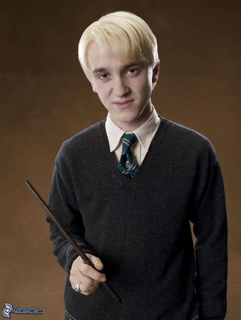 The wand was manufactured by garrick ollivander and was described by him as being reasonably springy.1 1 history 1.1 carried by harry potter 2 behind the scenes 3 appearances 4 notes and references draco presumably received his wand from mr ollivander in 1991, just prior to his first year at hogwarts school. Draco Malfoy