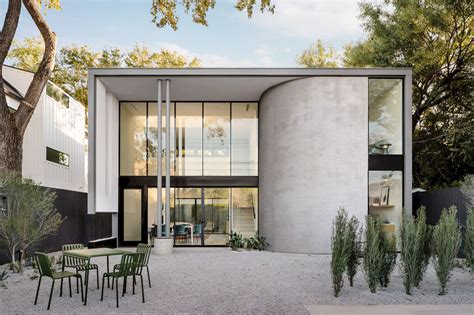 10 Modern Houses With Concrete Exterior Wall Finishes