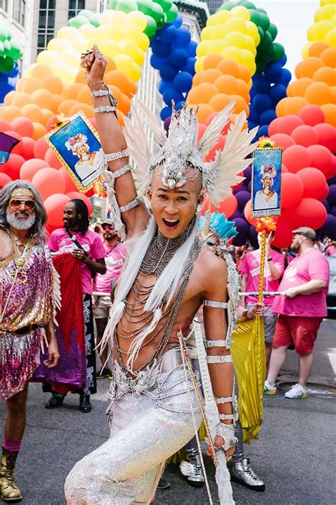 Parade pushback:gay police group blasts nyc pride for banning officers from events. 25 Spectacular Photos from the New York Pride Parade 2016 ...