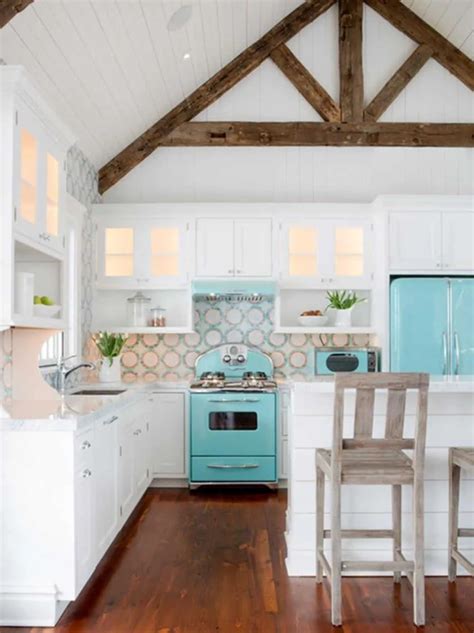 Amazing Beach House Kitchens With Tons Of Coastal Decorating Ideas