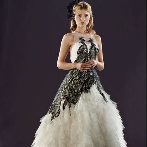 Loves Fleur S Wedding Dress In The Deathly Hallows Part 1 Harry Potter Wedding Dress Fleur
