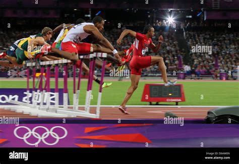 Aries Merritt Of The United States Leads The Field To Win Gold In The Men S 110m Hurdles Finals