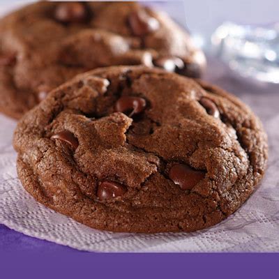 These double chocolate chip cookies are seriously the best you will ever taste! Double-Chocolate Dream Cookies| NESTLÉ® Very Best Baking