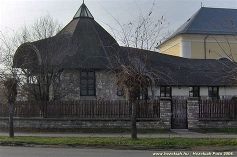 Tekintse meg jászapáti templomai kínálatát. Épületek Jászapátin - templom, kálvária, könyvtár ...