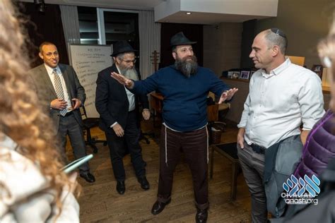 Major Jewish Funders Partner With Chabad On Campus