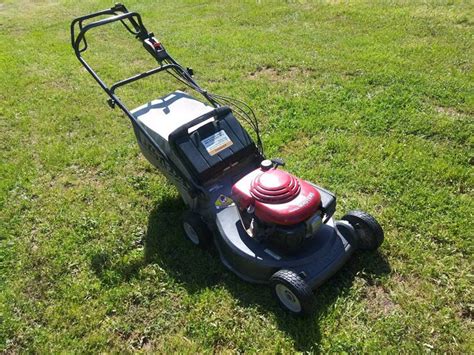 Preowned Honda Hr215 Masters Commercial Grade Hydrostatic Lawn Mower