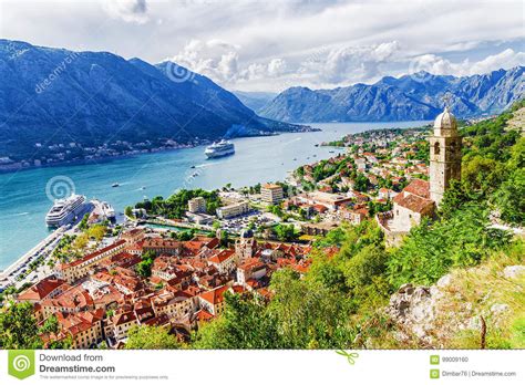 Das reisen von deutschland nach montenegro ist: Panorama Von Kotor Und Von Ansicht Der Berge, Montenegro ...