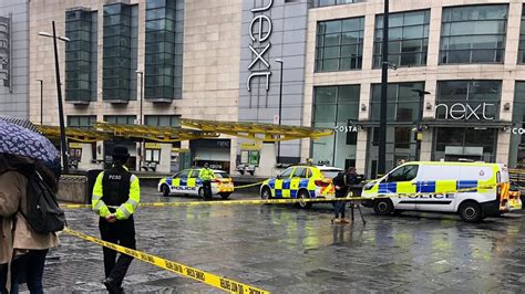 Oldham News Main News Breaking News Stabbing Close To Arndale Shopping Centre In Manchester