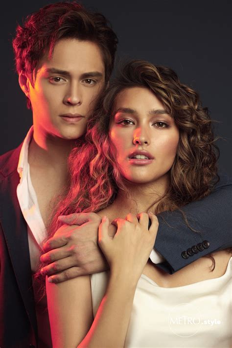 Enrique Gil And Liza Soberano Lizquen Couples Poses For Pictures
