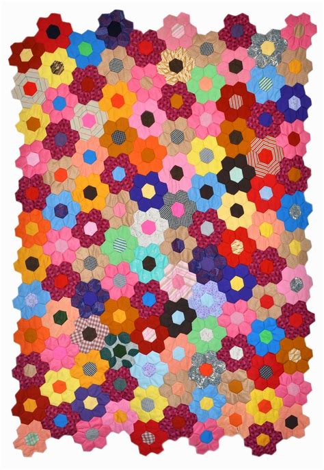 Wonkyworld: 20 More 1970s Quilts! | Hexagon Quilts | Quilts, Hexagon quilt, Scrappy quilts