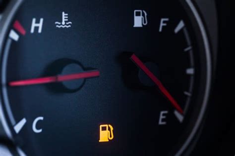 Since letting your car run out of gas can lead to issues with your engine, fuel system, and starter, you need to prevent this from happening in your vehicle. 10 Reasons Why Your Car Won't Start | Autowise