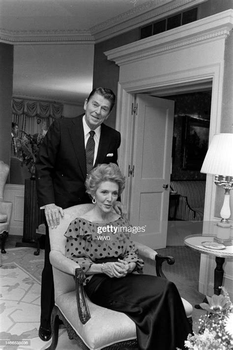 President Ronald Reagan And First Lady Nancy Reagan Pose For A News Photo Getty Images
