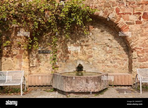 Historische Wasserquelle Hi Res Stock Photography And Images Alamy