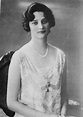 Astrid von Schweden – Wikipedia | European royalty, Vintage portraits ...