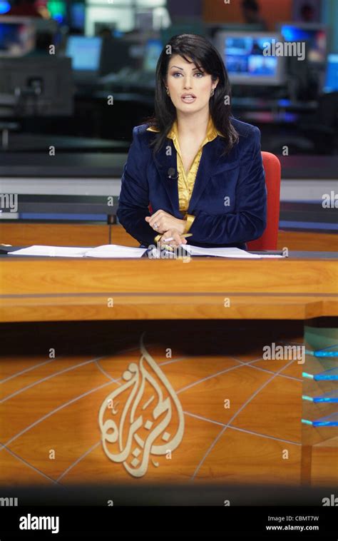 Al Jazeera Tv Arabische Kanal Nachrichtensprecher Lina Zahreddine